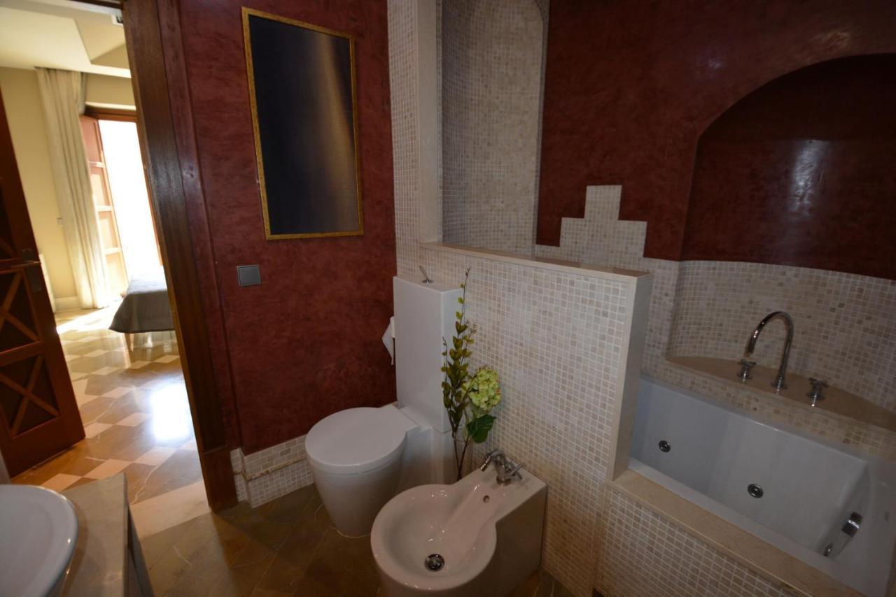 Luxury Apartment With Views To Alcazar, Cathedral And Giralda. Sevilla Dış mekan fotoğraf