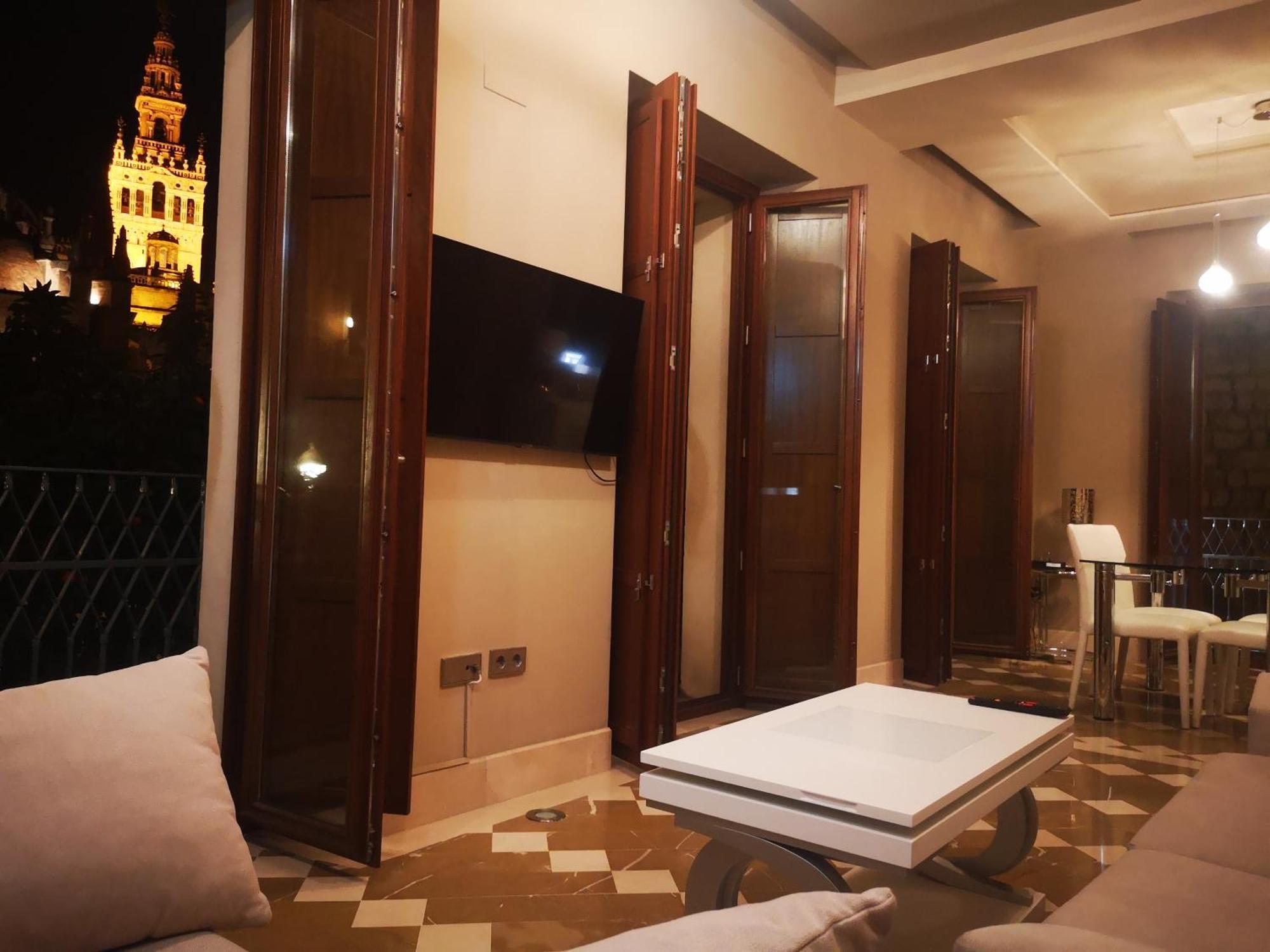 Luxury Apartment With Views To Alcazar, Cathedral And Giralda. Sevilla Dış mekan fotoğraf