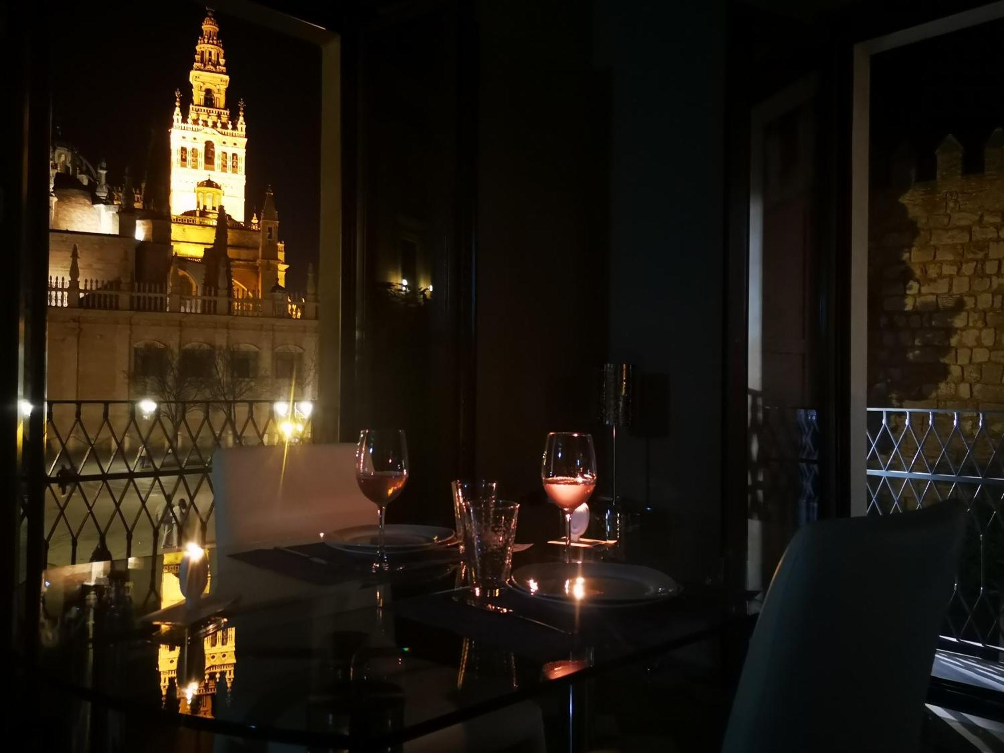 Luxury Apartment With Views To Alcazar, Cathedral And Giralda. Sevilla Dış mekan fotoğraf