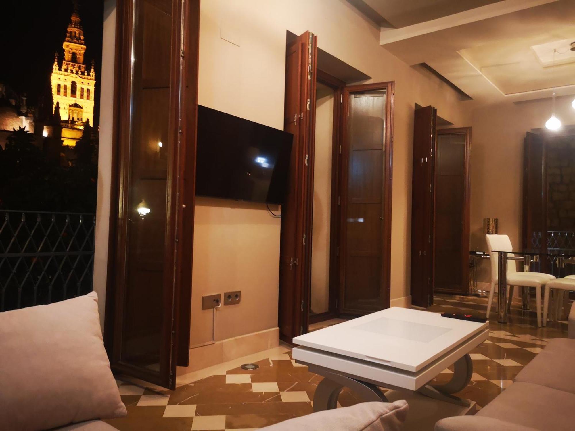 Luxury Apartment With Views To Alcazar, Cathedral And Giralda. Sevilla Dış mekan fotoğraf