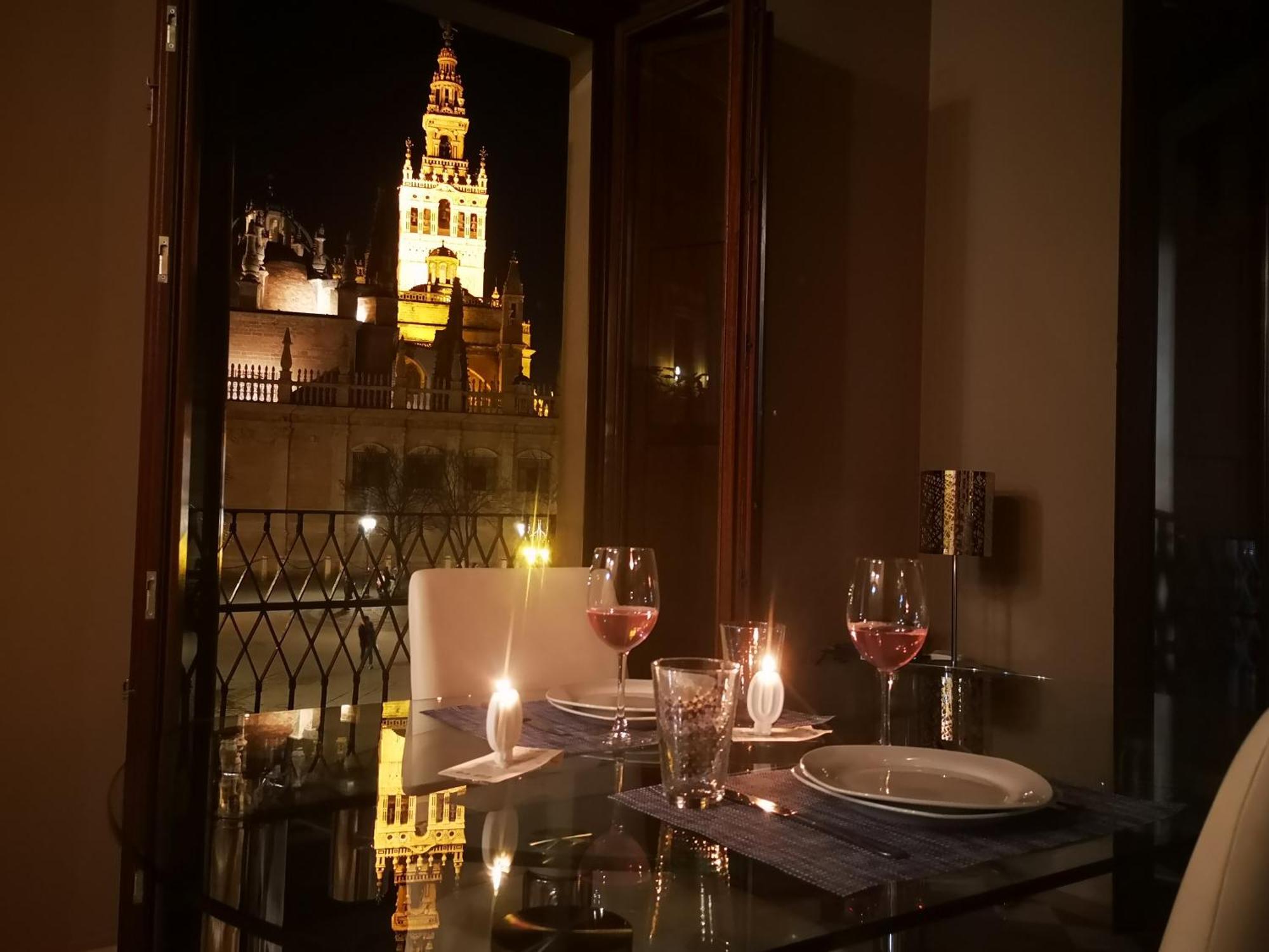 Luxury Apartment With Views To Alcazar, Cathedral And Giralda. Sevilla Dış mekan fotoğraf
